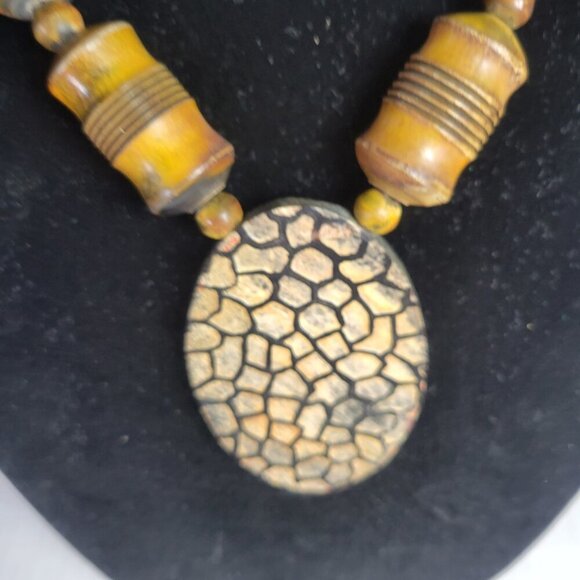 Vintage Handmade Wooden Beaded Textured Pendant Tribal-Inspired Design Necklace - Picture 2 of 4
